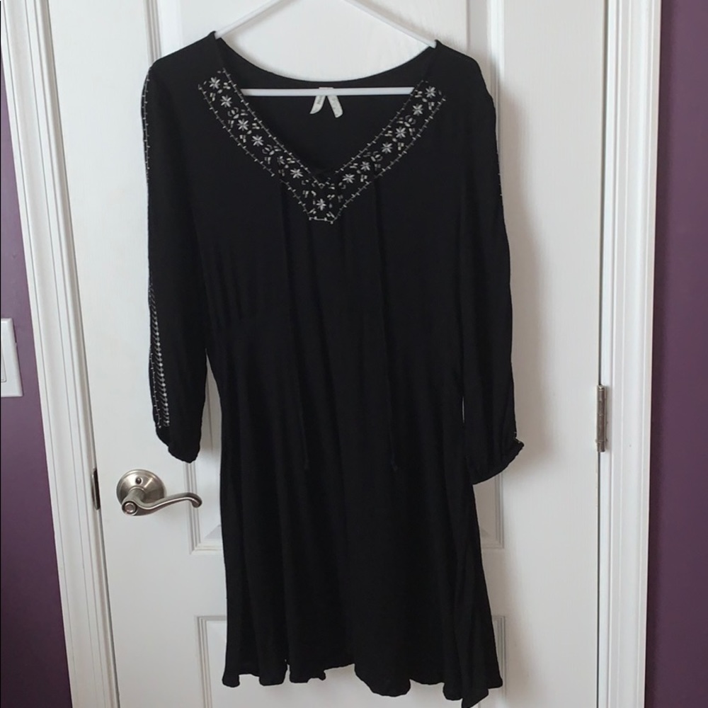 mudd long sleeve v-neck black dress